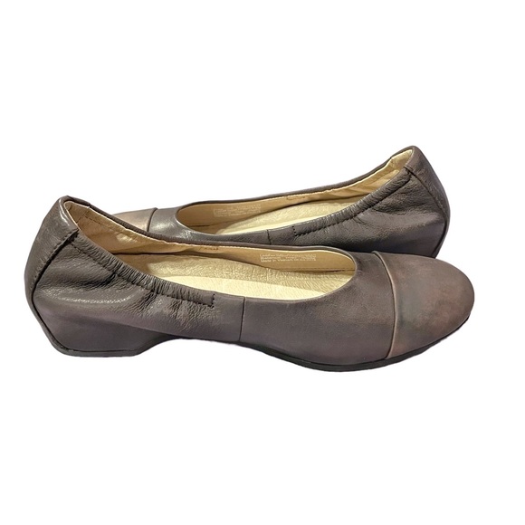 Dansko Lisanne Chocolate Burnished Nubuck Hidden Wedge Flat - Picture 5 of 8